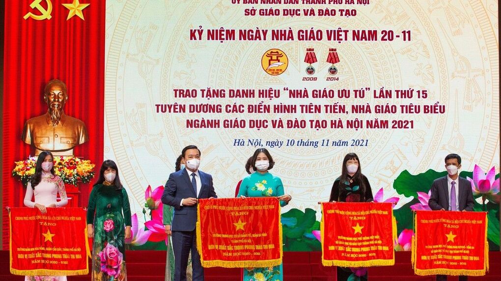 Trường THCS Giảng Võ vinh dự nhận Cờ thi đua của Chính phủ - Phần thưởng cao quý cho những phấn đấu không ngừng