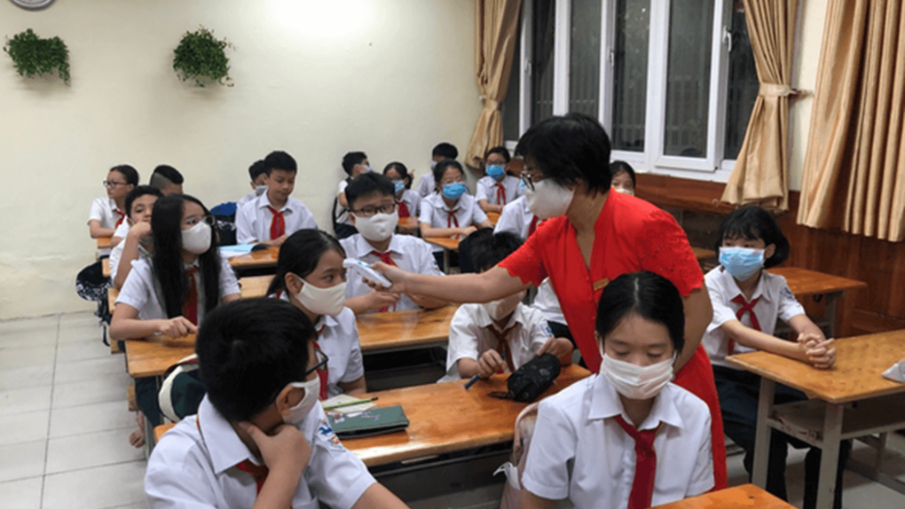 Học sinh trường THCS Giảng Võ trong ngày đầu tiên đi học