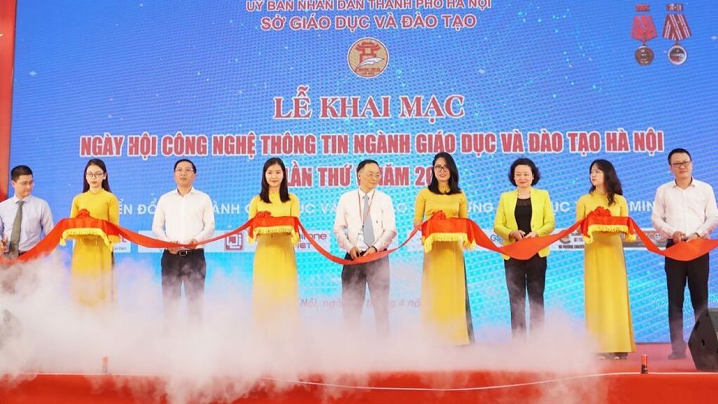 Niềm vui trước thành tích đáng tự hào của các thầy cô trường THCS Giảng Võ - minh chứng sinh động cho phương châm giáo dục : “Thầy giỏi, tận tâm - Trò ngoan, thành đạt”!