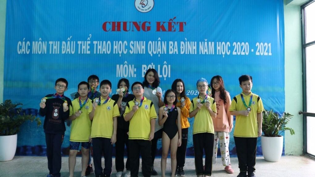 Giải thi đấu thể thao học sinh quận Ba Đình: Trường THCS Giảng Võ xếp thứ Nhất toàn quận môn Bơi lội