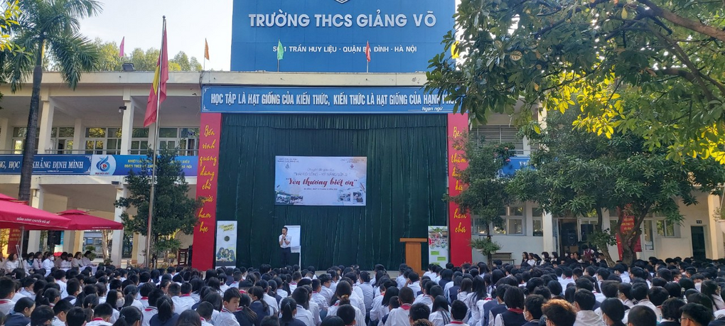 Trường THCS Giảng Võ tổ chức sinh hoạt giáo dục thái độ sống – kĩ năng sống với chủ đề “Yêu thương biết ơn”