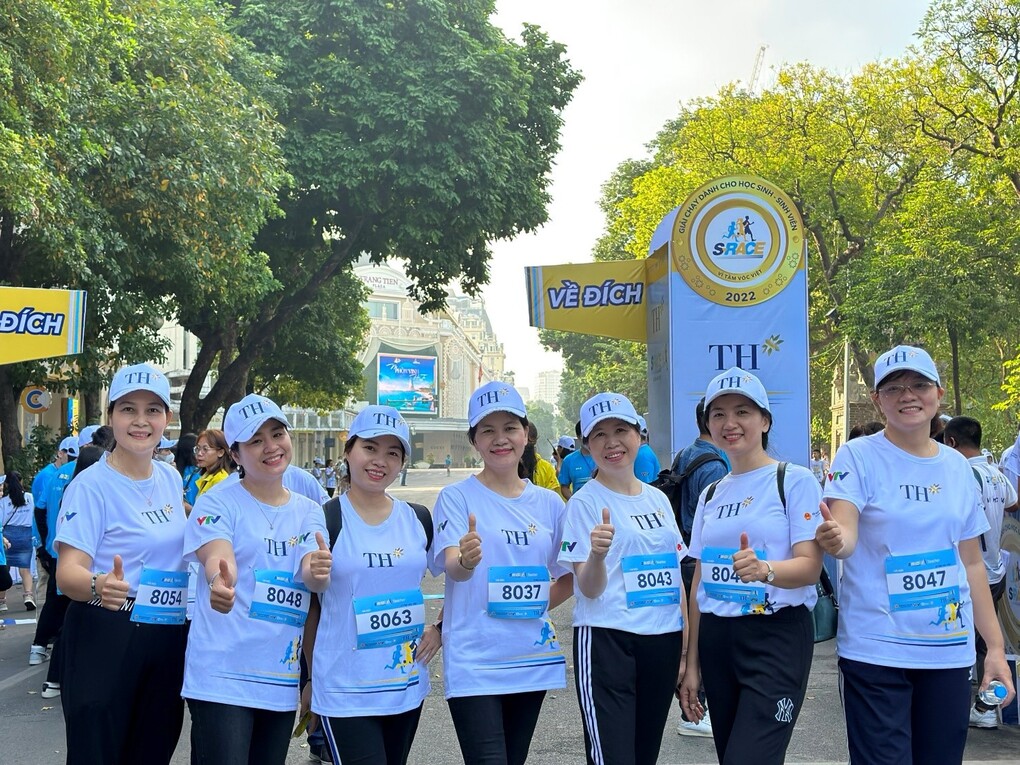 Thầy và trò trường THCS Giảng Võ tích cực hưởng ứng giải chạy S-Race 2022