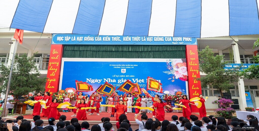 Xúc động và ý nghĩa lễ kỉ niệm 40 năm ngày Nhà giáo Việt Nam 20/11 của thầy và trò trường THCS Giảng Võ