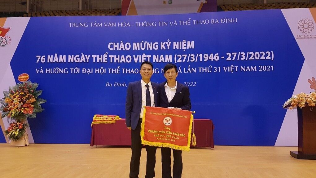 Trường THCS Giảng Võ vinh dự nhận cờ “Trường Tiên tiến Xuất sắc Thể dục thể thao năm học 2020 – 2021”