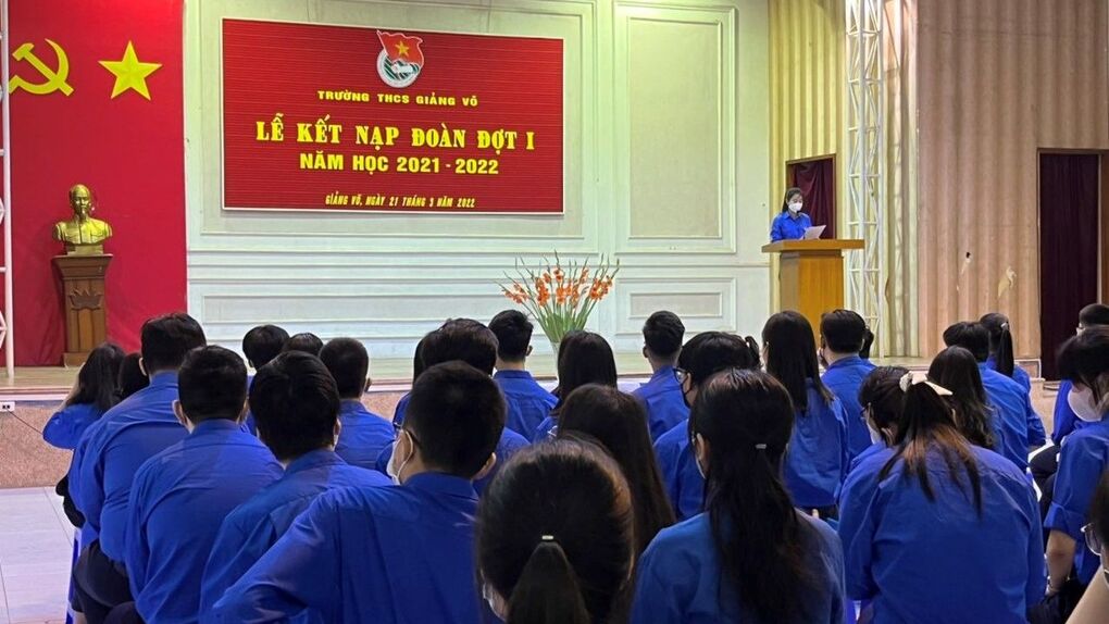 Học sinh trường THCS Giảng Võ hân hoan tham gia chuỗi hoạt động của “Ngày hội Tiến bước lên Đoàn”