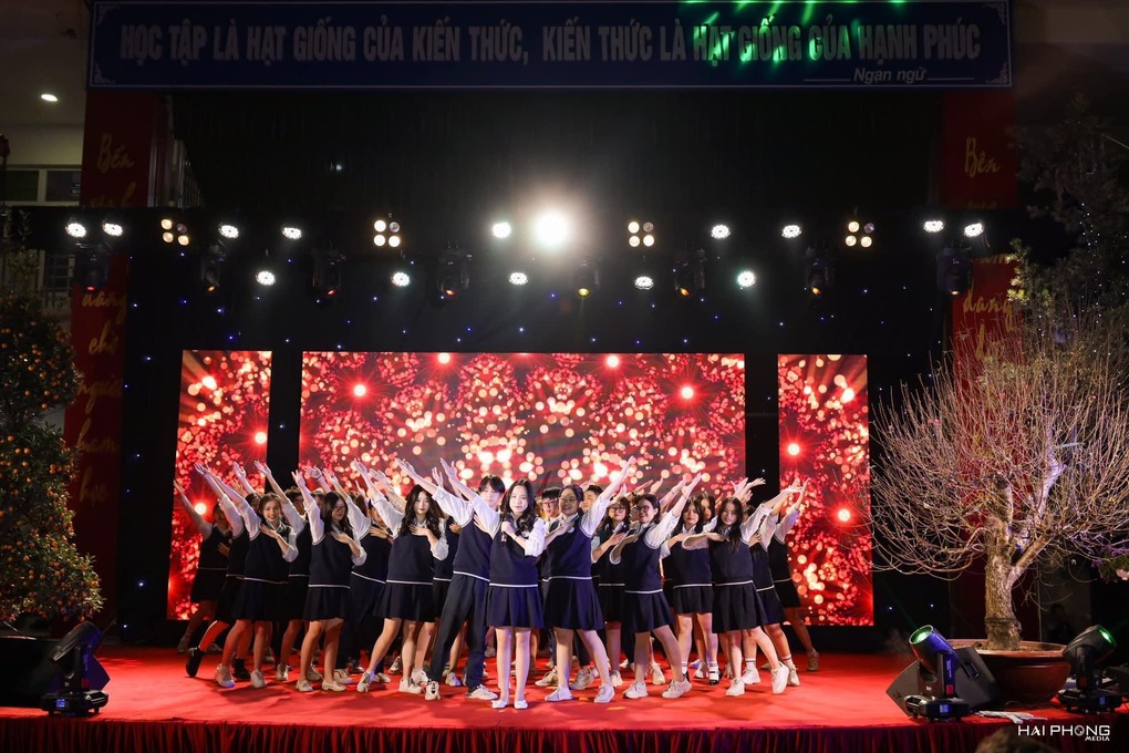 Lễ hội tỏa sáng của học sinh khối 8 - 9 trường THCS Giảng Võ