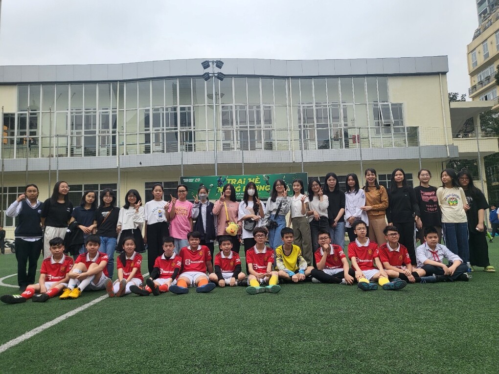 Khởi động giải bóng đá khối 7 trường THCS Giảng Võ năm học 2022-2023