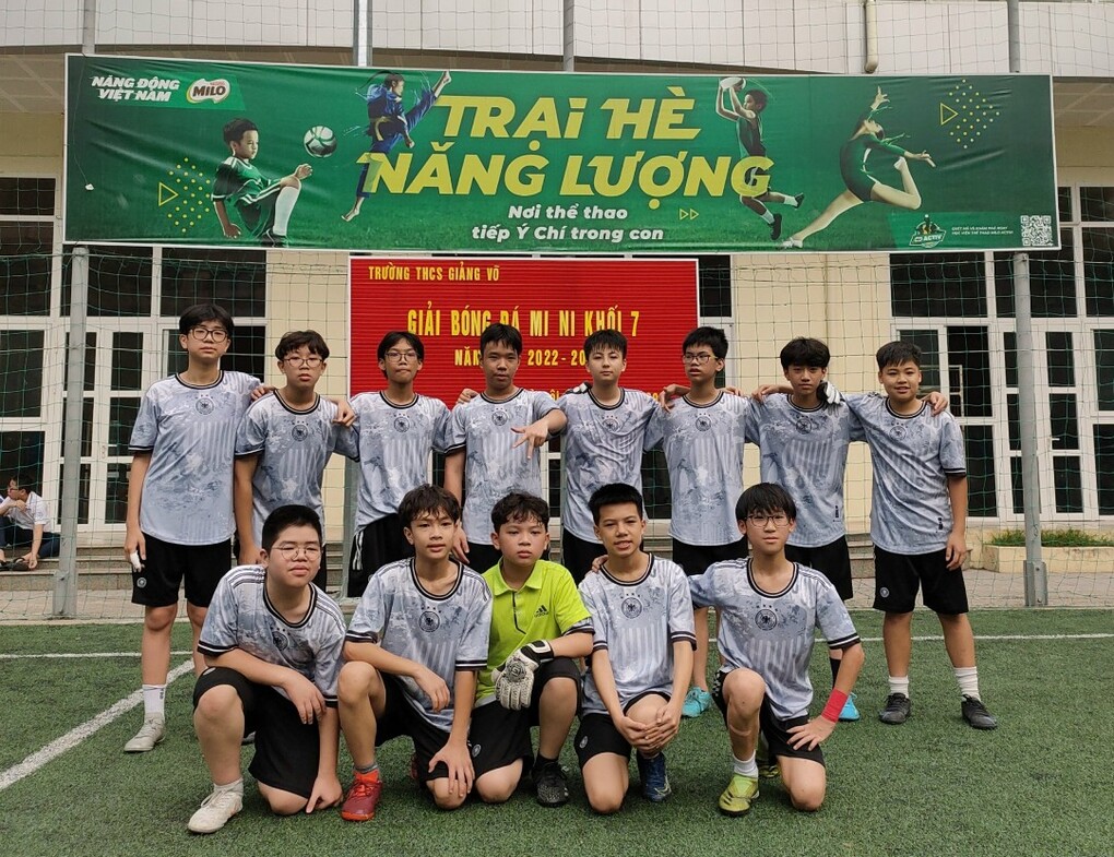 Giải bóng đá nam thường niên của trường THCS Giảng Võ đã tìm ra ngôi vô địch