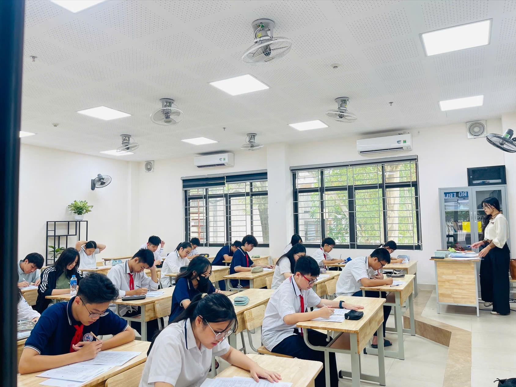 Thêm một thanh âm rộn rã góp vào bản hòa ca Giảng Võ: hơn 300 học sinh của nhà trường tham gia thi Học sinh giỏi các môn Văn hóa lớp 9 cấp trường