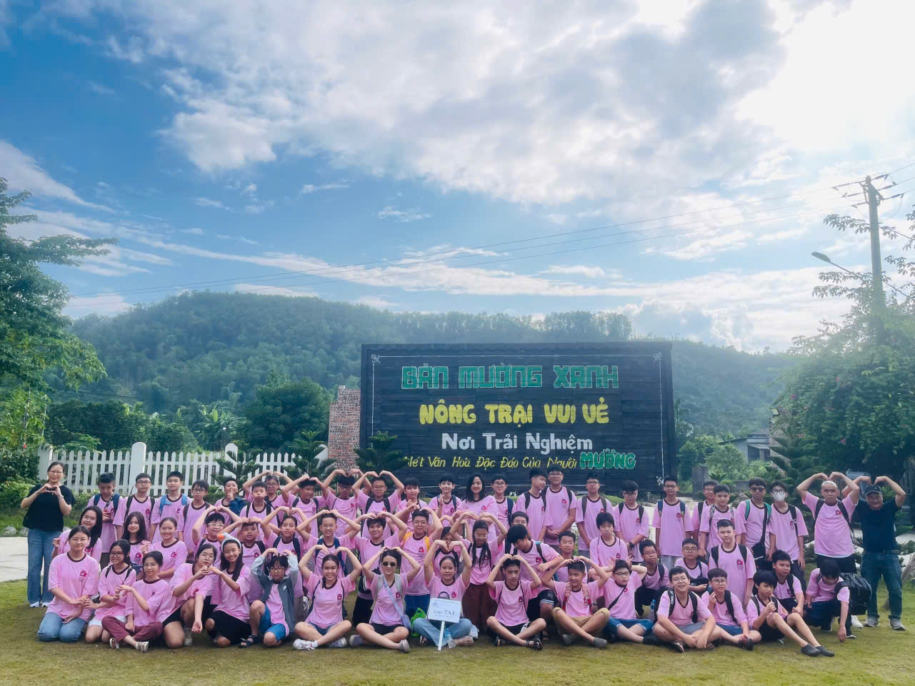 Hành trình khám phá và trải nghiệm văn hóa Mường – chuyến học tập thực tế đầy cảm xúc của học sinh trường THCS Giảng Võ