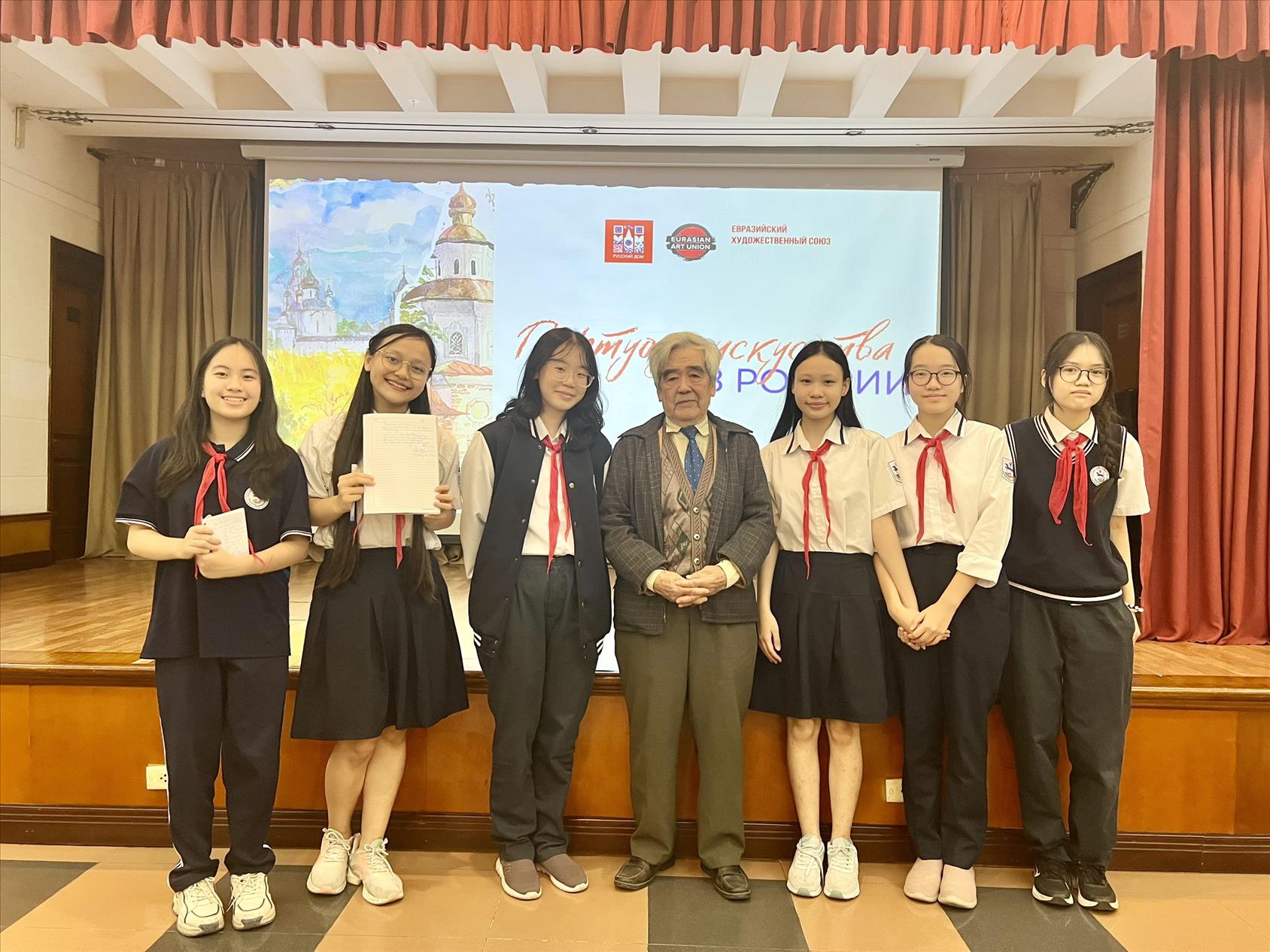 Triển lãm “Tâm hồn nước Nga” và những trải nghiệm nghệ thuật của học sinh trường THCS Giảng Võ