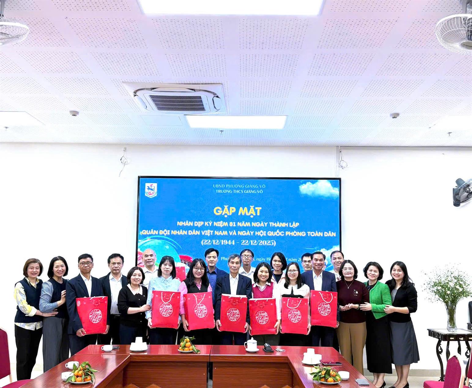 Buổi gặp mặt ấm áp nghĩa tình nhân kỷ niệm 81 năm Ngày thành lập  Quân đội nhân dân Việt Nam