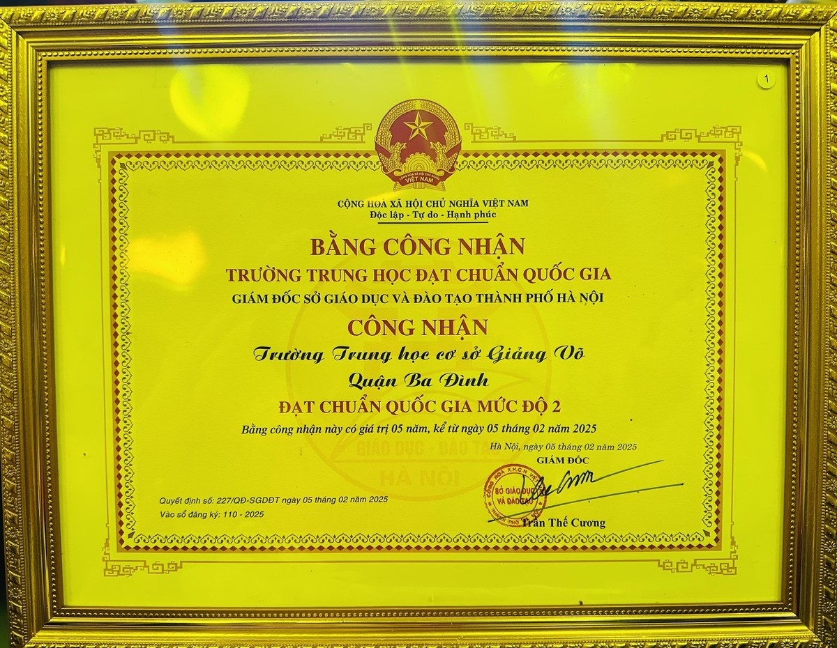 Trường THCS Giảng Võ tự hào nhận Bằng công nhận trường trung học đạt chuẩn quốc gia mức độ 2