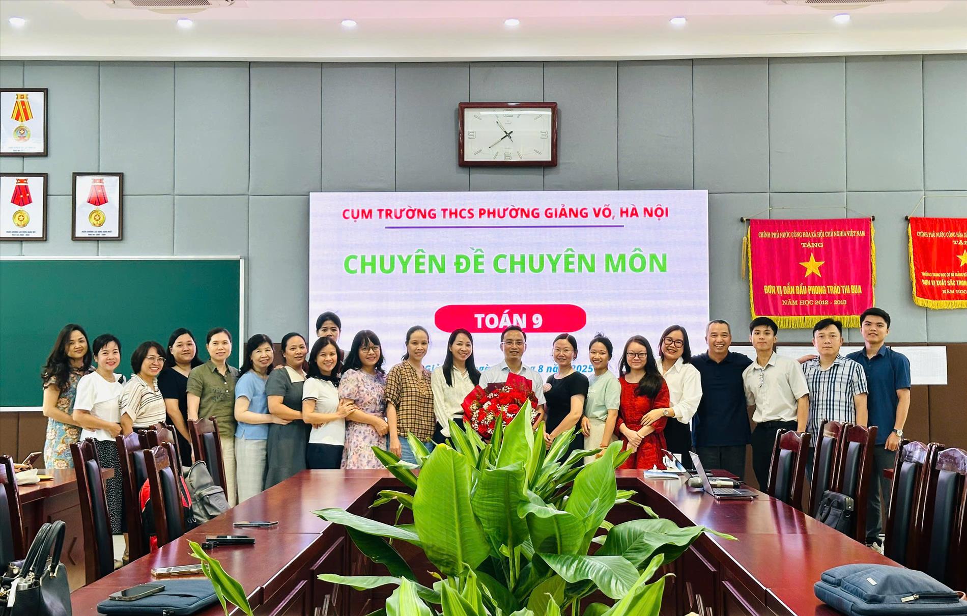 Tổ Toán trường THCS Giảng Võ – Thầy học nhiều hơn để trò được giỏi hơn