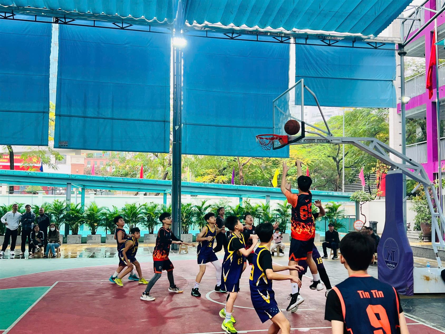 Bản lĩnh thi đấu của đội tuyển bóng rổ khối 7 trường THCS Giảng Võ tại giải U12 Nguyễn Trãi mở rộng