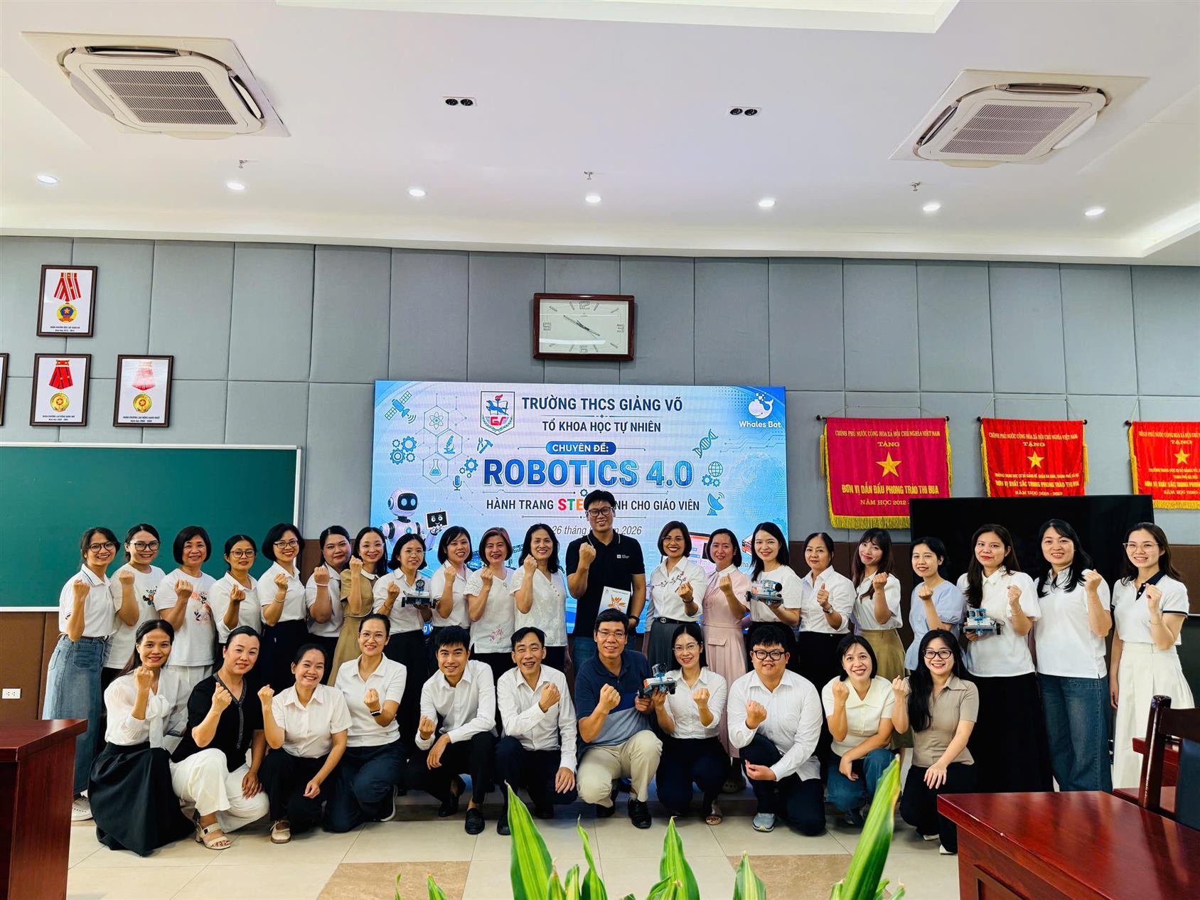 Bứt phá sáng tạo cùng Robotics và STEM 4.0 – Giáo viên trường THCS Giảng Võ đón đầu kỷ nguyên số