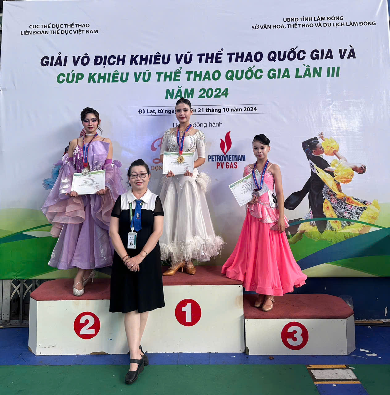 E:\TL CỦA YẾN\TRUYỀN THÔNG\BÀI VIẾT THÁNG 10\z5951970054172_f6709e3ca3ba883008f6a071a84cc65d.jpg