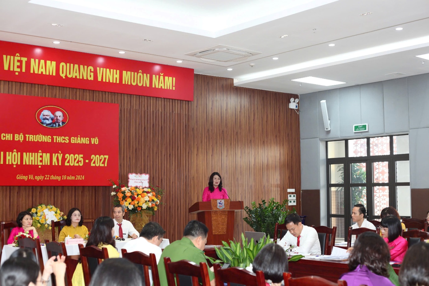 E:\TL CỦA YẾN\TRUYỀN THÔNG\BÀI VIẾT THÁNG 10\Đại hội Chi bộ\ĐC Thêu.jpg