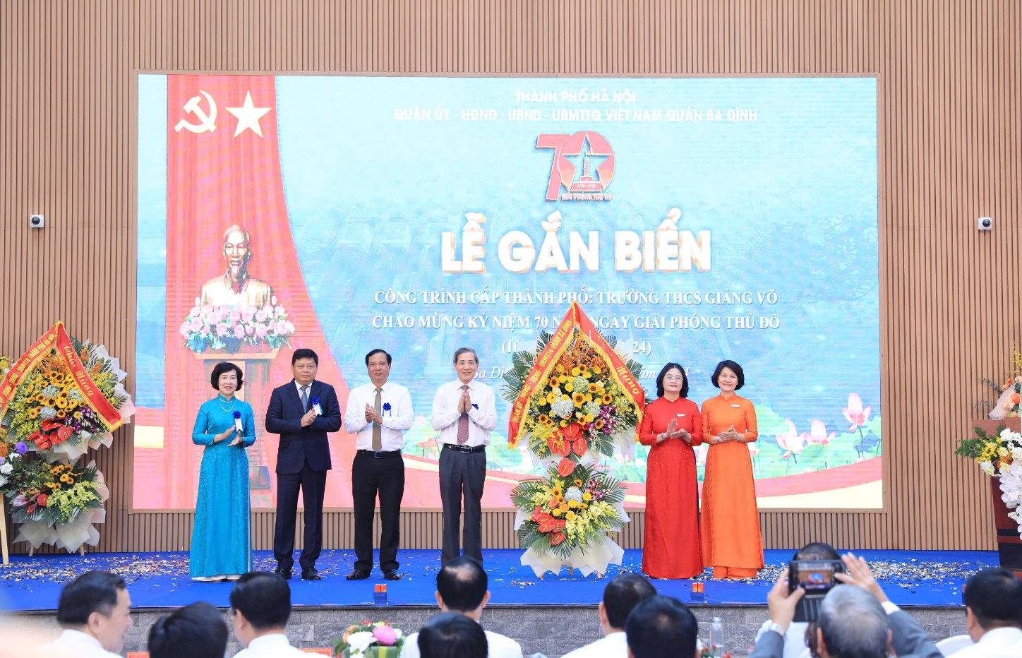 E:\TL CỦA YẾN\TRUYỀN THÔNG\BÀI VIẾT THÁNG 10\Lễ gắn biển trường\Lđạo.jpg