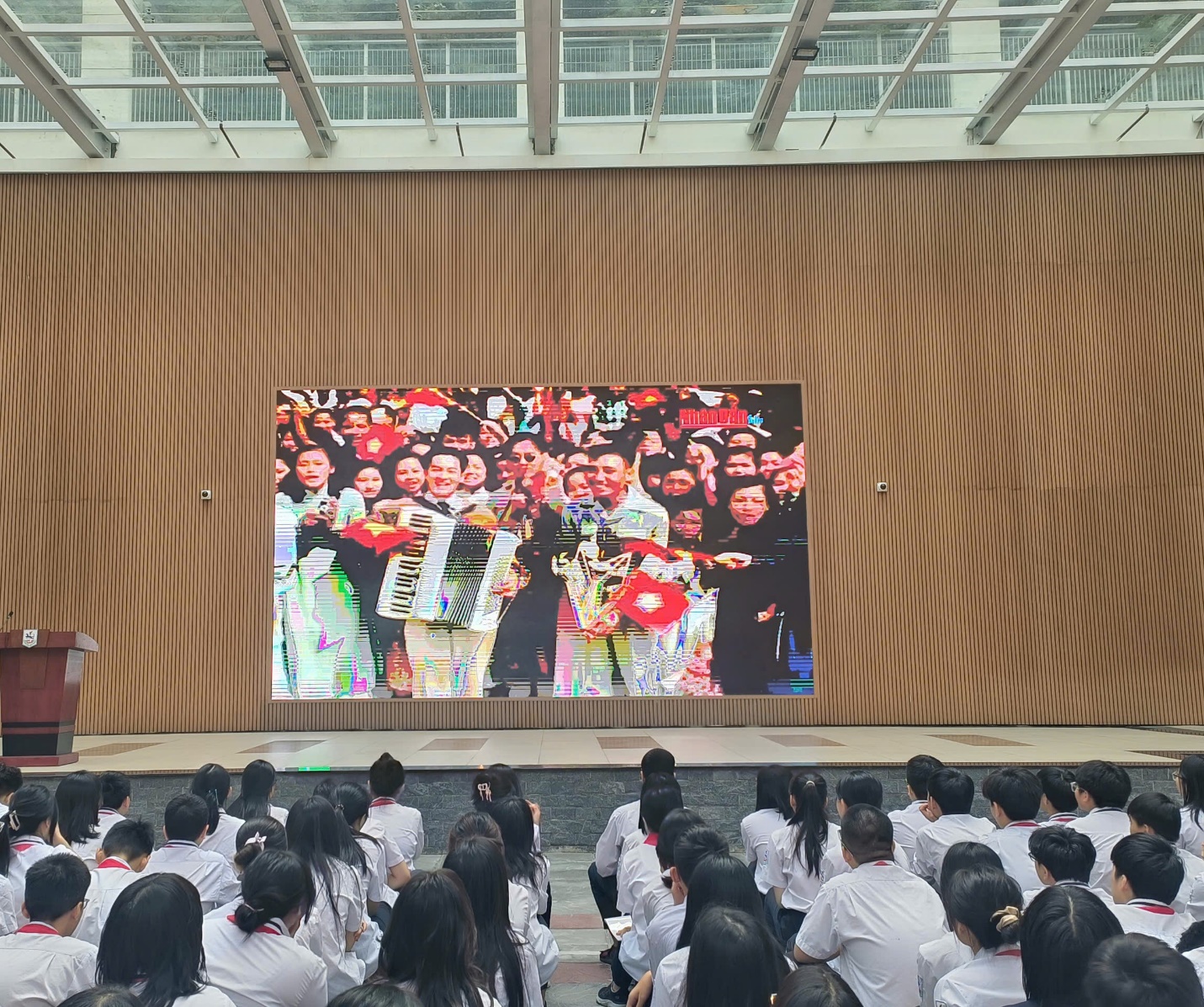 E:\TL CỦA YẾN\TRUYỀN THÔNG\BÀI VIẾT THÁNG 10\clip.jpg