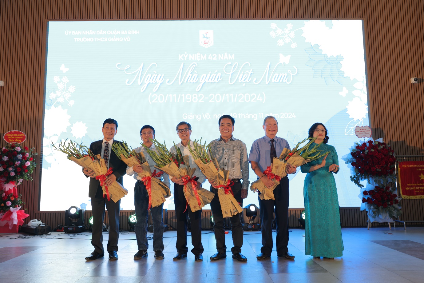 C:\Users\huong\Downloads\ảnh 20-11-2024\LINH6478.JPG