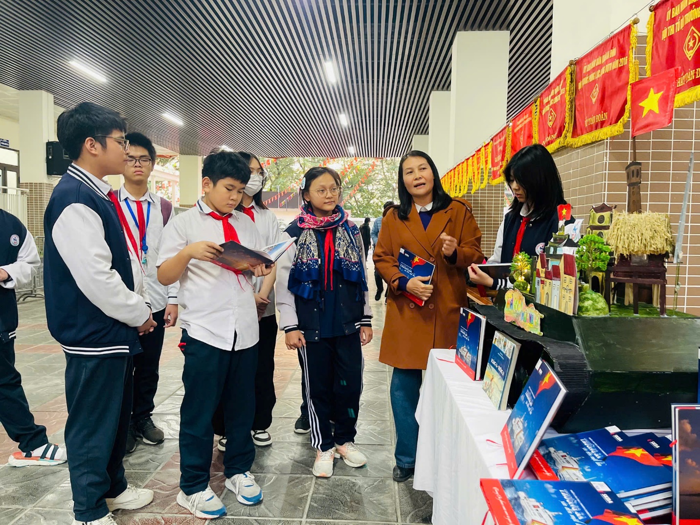 E:\TL CỦA YẾN\TRUYỀN THÔNG\CÁC BÀI VIẾT\BÀI VIẾT THÁNG 12\z6142753190455_0fcbc7d7fcfdff1548c57006f1d31bc2.jpg