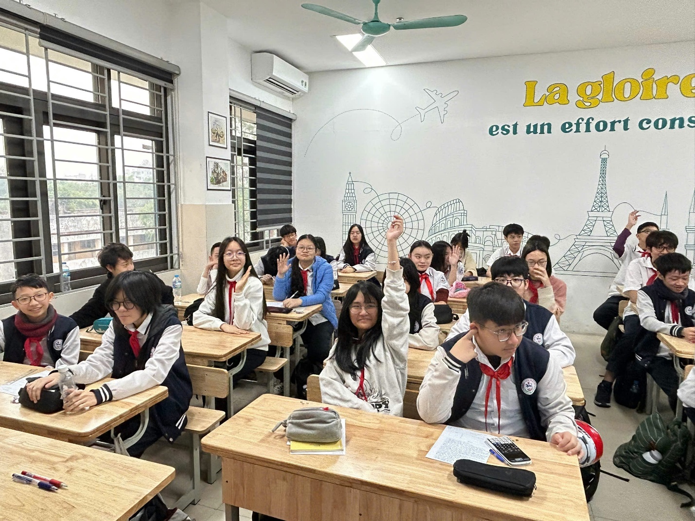 E:\TL CỦA YẾN\TRUYỀN THÔNG\CÁC BÀI VIẾT\BÀI VIẾT THÁNG 12\Đi tìm địa chỉ đỏ\z6179010094118_109cd8e2a9bb231991d798de5376ac0e.jpg