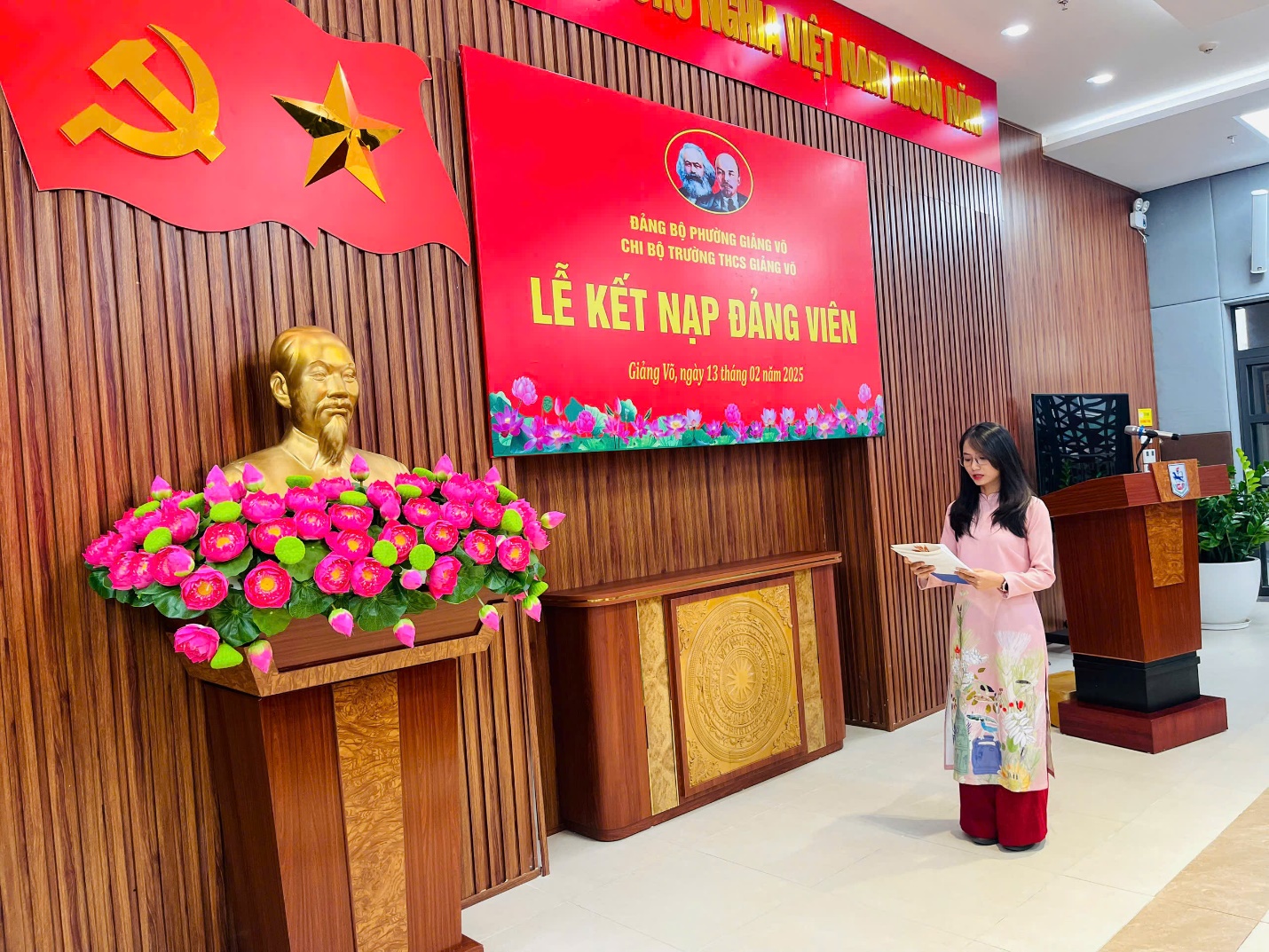 E:\TL CỦA YẾN\TRUYỀN THÔNG\CÁC BÀI VIẾT\BÀI VIẾT THÁNG 2-2025\Kết nạp Đảng viên mới\2.jpg