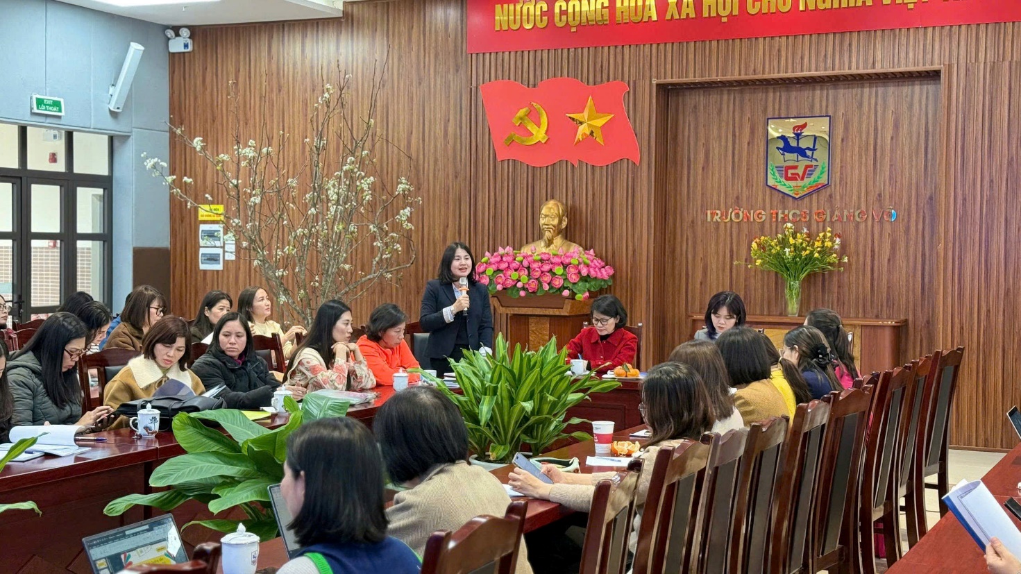 E:\TL CỦA YẾN\TRUYỀN THÔNG\CÁC BÀI VIẾT\BÀI VIẾT THÁNG 2-2025\Chuyên đề quận môn Ngữ văn 9\z6358229510299_1090e3b51b5579c82b334b1eeb760be4.jpg