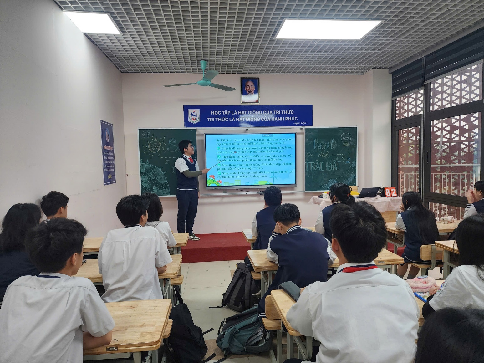 E:\TL CỦA YẾN\TRUYỀN THÔNG\CÁC BÀI VIẾT\BÀI VIẾT THÁNG 3-2025\Giờ Trái Đất\z6413718967995_719218d1997d00052cb93100a810fb6b.jpg