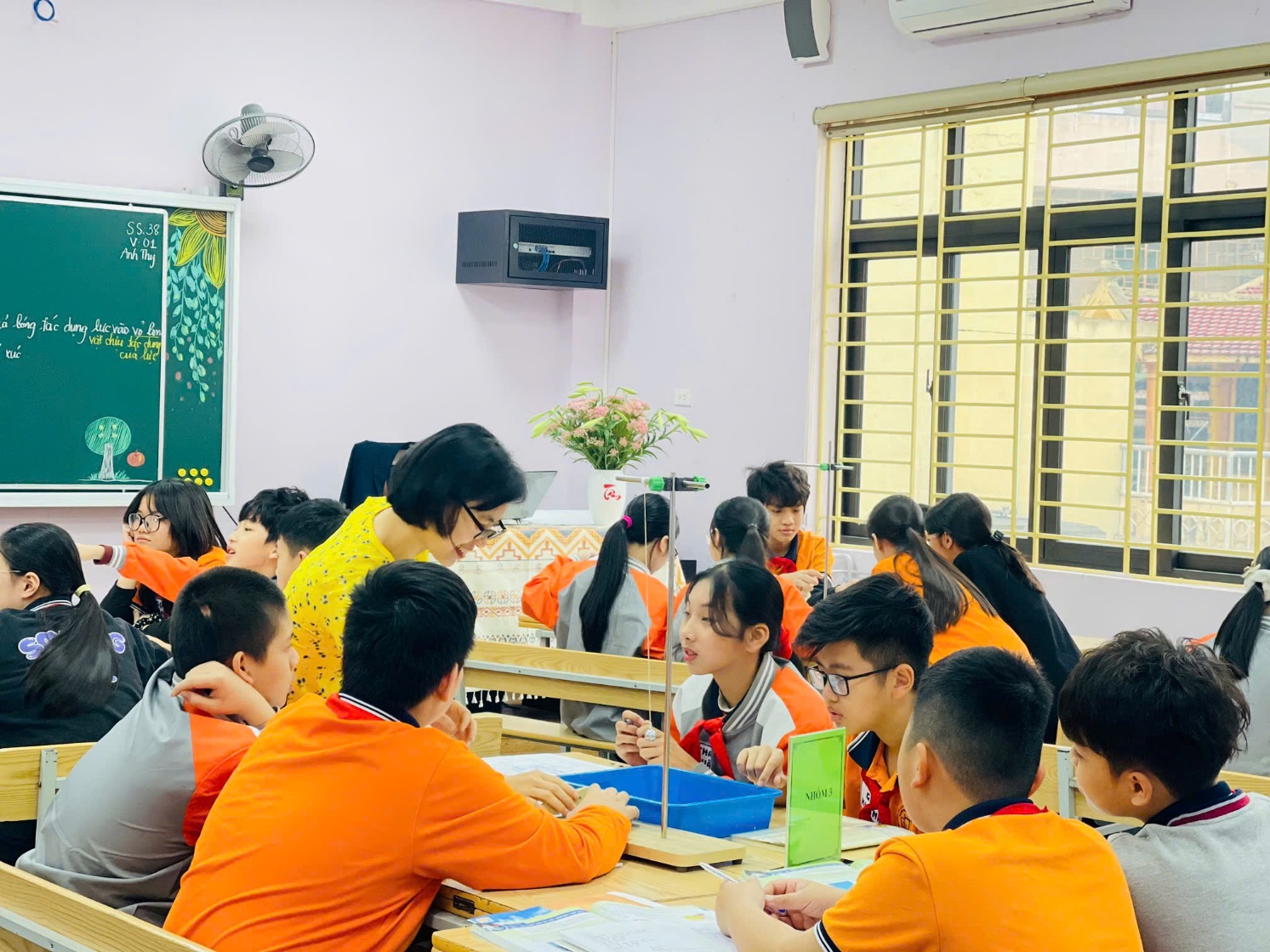 E:\TL CỦA YẾN\TRUYỀN THÔNG\CÁC BÀI VIẾT\BÀI VIẾT THÁNG 3-2025\THI GVG\KHTN\z6417049926267_62bd0c528566f2220bd3108a47fa5643.jpg