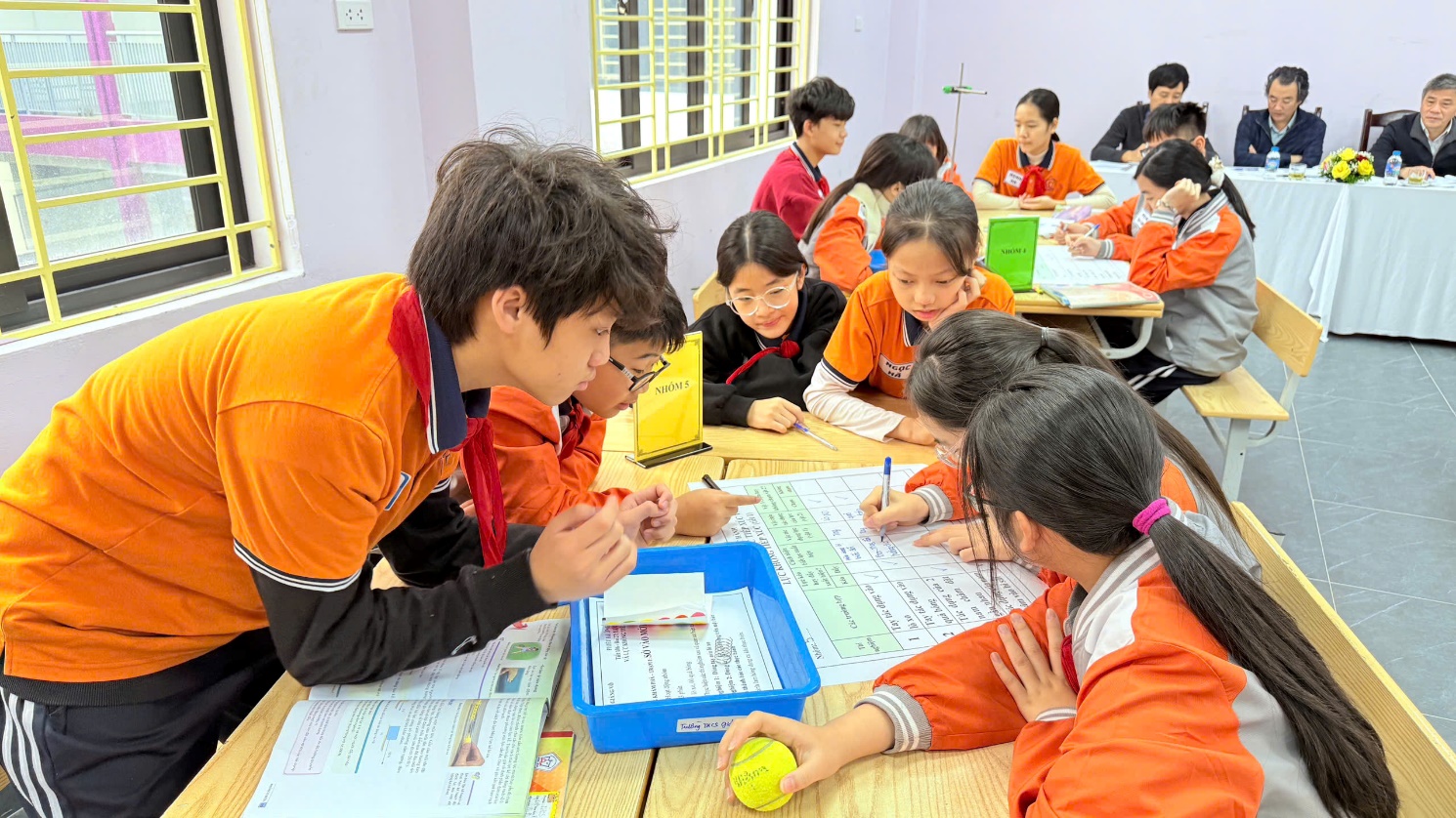 E:\TL CỦA YẾN\TRUYỀN THÔNG\CÁC BÀI VIẾT\BÀI VIẾT THÁNG 3-2025\THI GVG\KHTN\z6417025140455_f0035062f029b9414c00408927bf024b.jpg