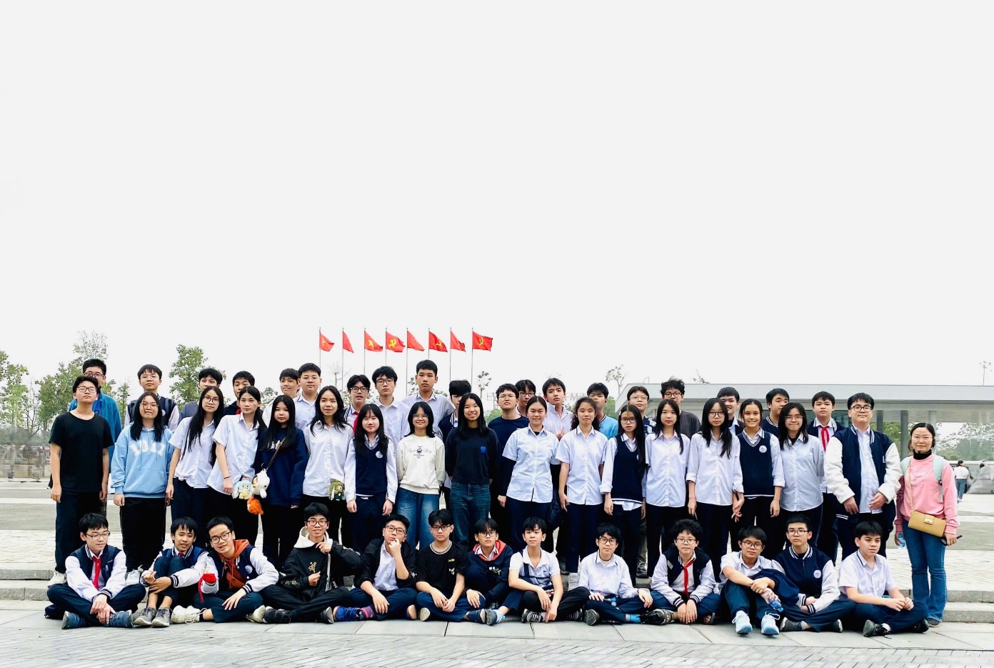 E:\TL CỦA YẾN\TRUYỀN THÔNG\CÁC BÀI VIẾT\BÀI VIẾT THÁNG 3-2025\Tham quan 8A3\z6366556099819_21bd00d1e0fcd62e2570a10a317f050e.jpg