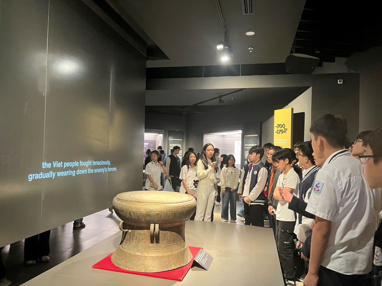 E:\TL CỦA YẾN\TRUYỀN THÔNG\CÁC BÀI VIẾT\BÀI VIẾT THÁNG 3-2025\Tham quan 8A3\z6364381625966_a4a72205fa97aa090ba77fb24867bb2e.jpg