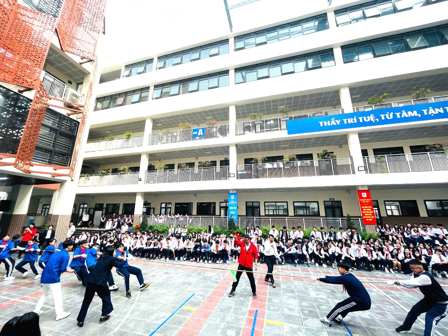 E:\TL CỦA YẾN\TRUYỀN THÔNG\CÁC BÀI VIẾT\BÀI VIẾT THÁNG 3-2025\New folder\z6435923901574_ef5699e13bdbbfbd4cb2e0f2d6b68162.jpg