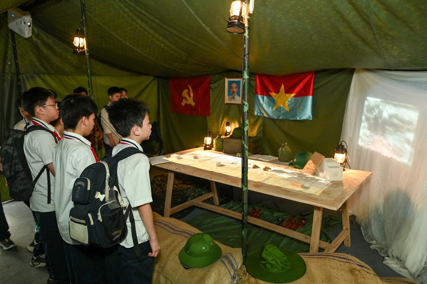 D:\Du lieu C\Downloads\ảnh 30 tháng 4 7.jpg