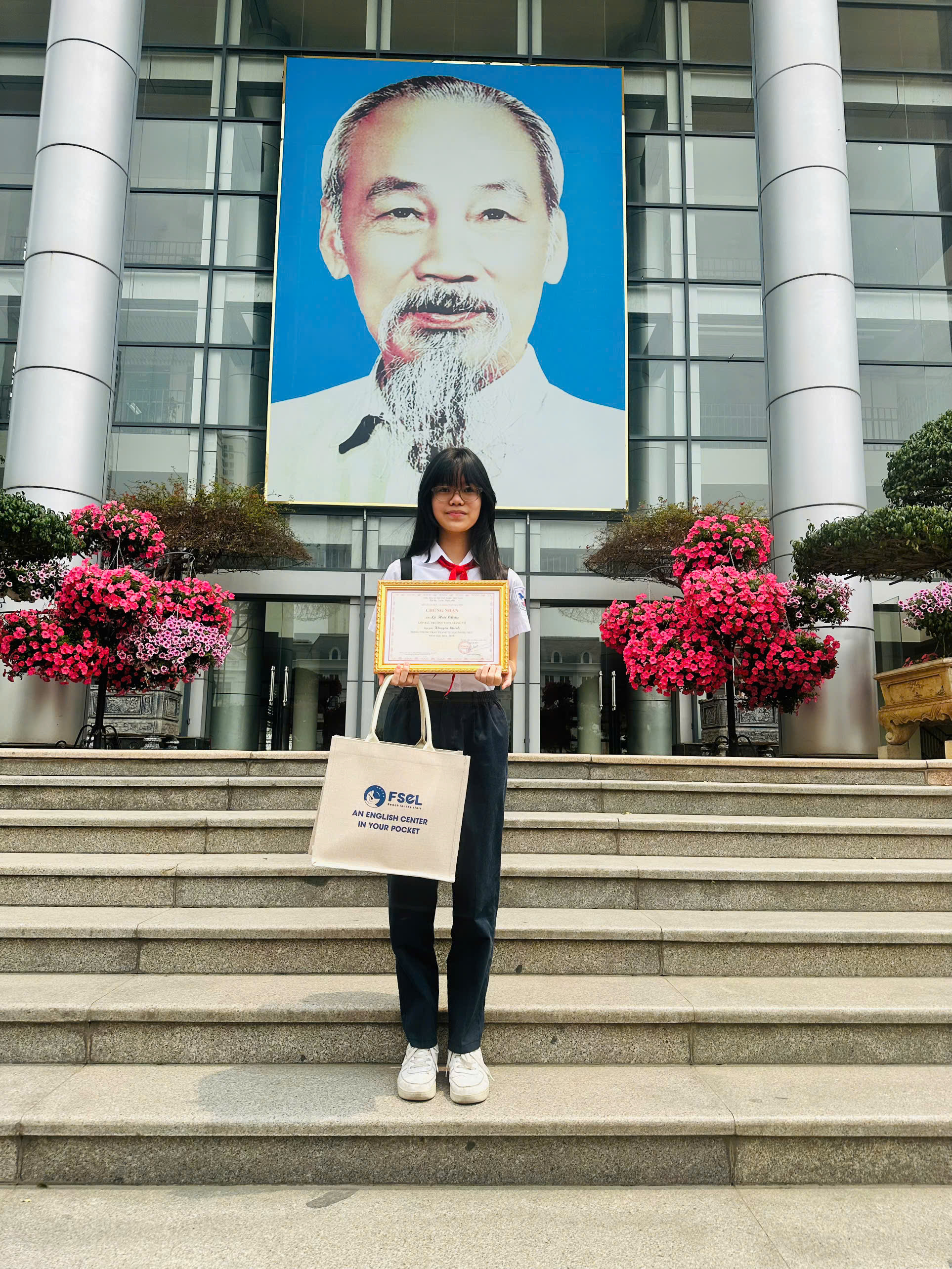 E:\TL CỦA YẾN\TRUYỀN THÔNG\CÁC BÀI VIẾT\BÀI VIẾT THÁNG 5-2025\Kỉ niệm sinh nhật Bác\hà châu.jpg