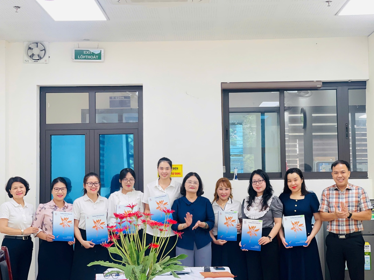 E:\TL CỦA YẾN\TRUYỀN THÔNG\CÁC BÀI VIẾT\BÀI VIẾT THÁNG 8-2025\z6759801454323_70794e1c72cd84d016c207d390f4bbef.jpg