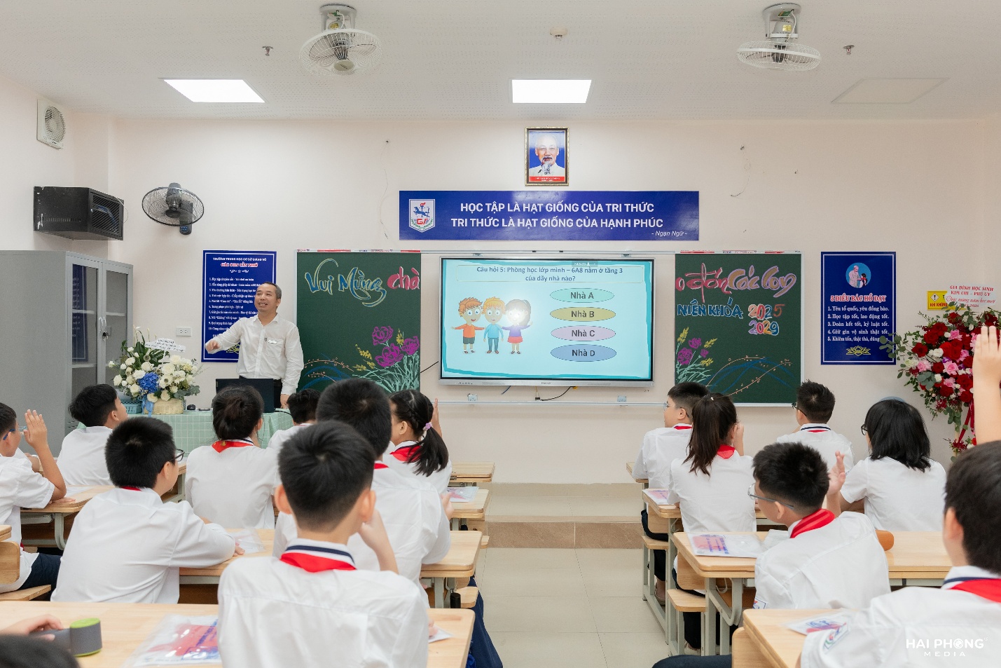 D:\ẢNH TRUYỀN THÔNG GIẢNG VÕ\Đón học sinh K6 và họp phụ huynh K6\LINH4856.jpg