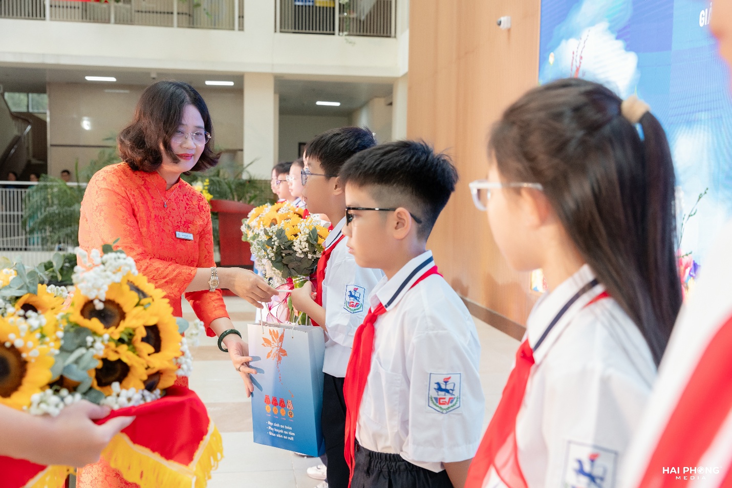 D:\ẢNH TRUYỀN THÔNG GIẢNG VÕ\Đón học sinh K6 và họp phụ huynh K6\LINH5042.jpg