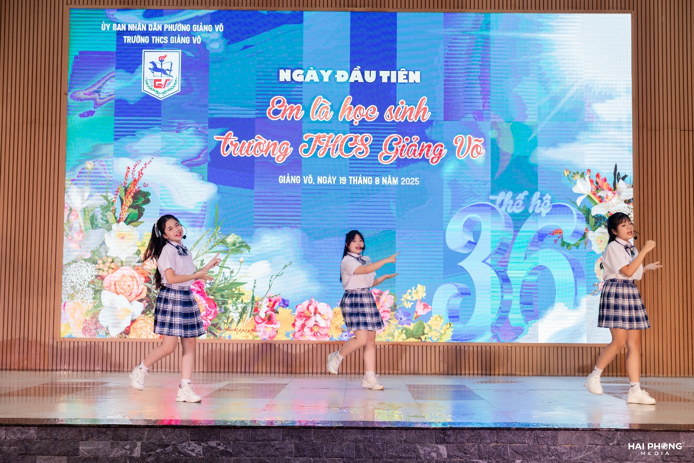 D:\ẢNH TRUYỀN THÔNG GIẢNG VÕ\Đón học sinh K6 và họp phụ huynh K6\LINH5122.jpg