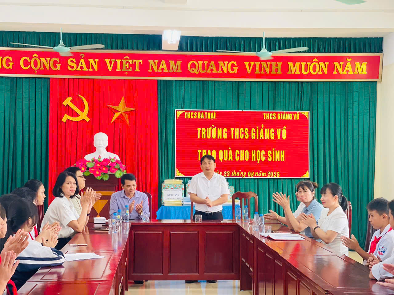 E:\TL CỦA YẾN\TRUYỀN THÔNG\CÁC BÀI VIẾT\BÀI VIẾT THÁNG 8-2025\z6935873291741_afe844a9290c60cdb10ae33ae9c8e91a.jpg