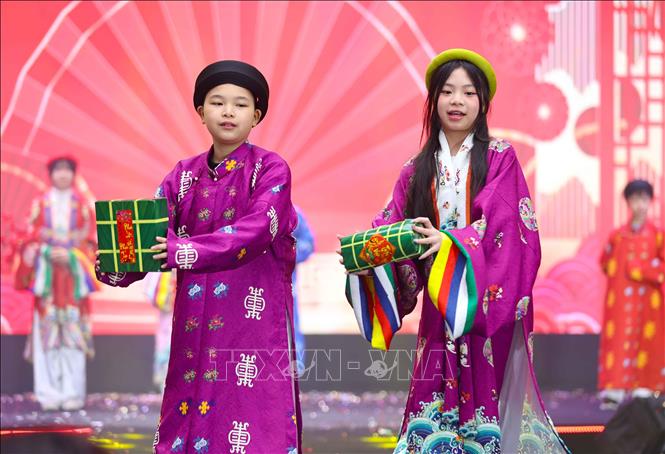 C:\Users\dell\Desktop\vna_potal_hoc_sinh_thu_do_rang_ngoi_cung_net_dep_truyen_thong_hoi_nhap_va_toa_sang_trong_le_hoi_xuan_2026_stand (5).jpg