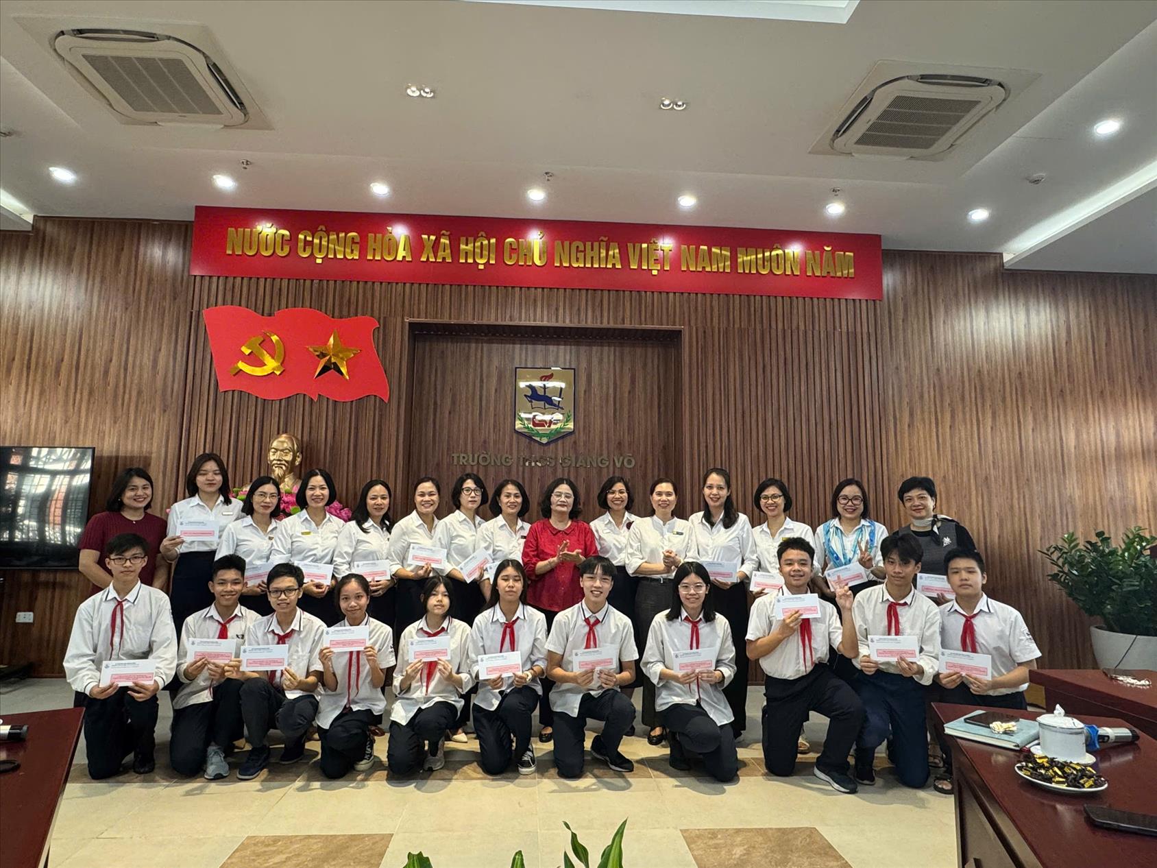 Trường THCS Giảng Võ (quận Ba Đình): Hân hoan đón những niềm vui trước thềm ngày Nhà giáo Việt Nam