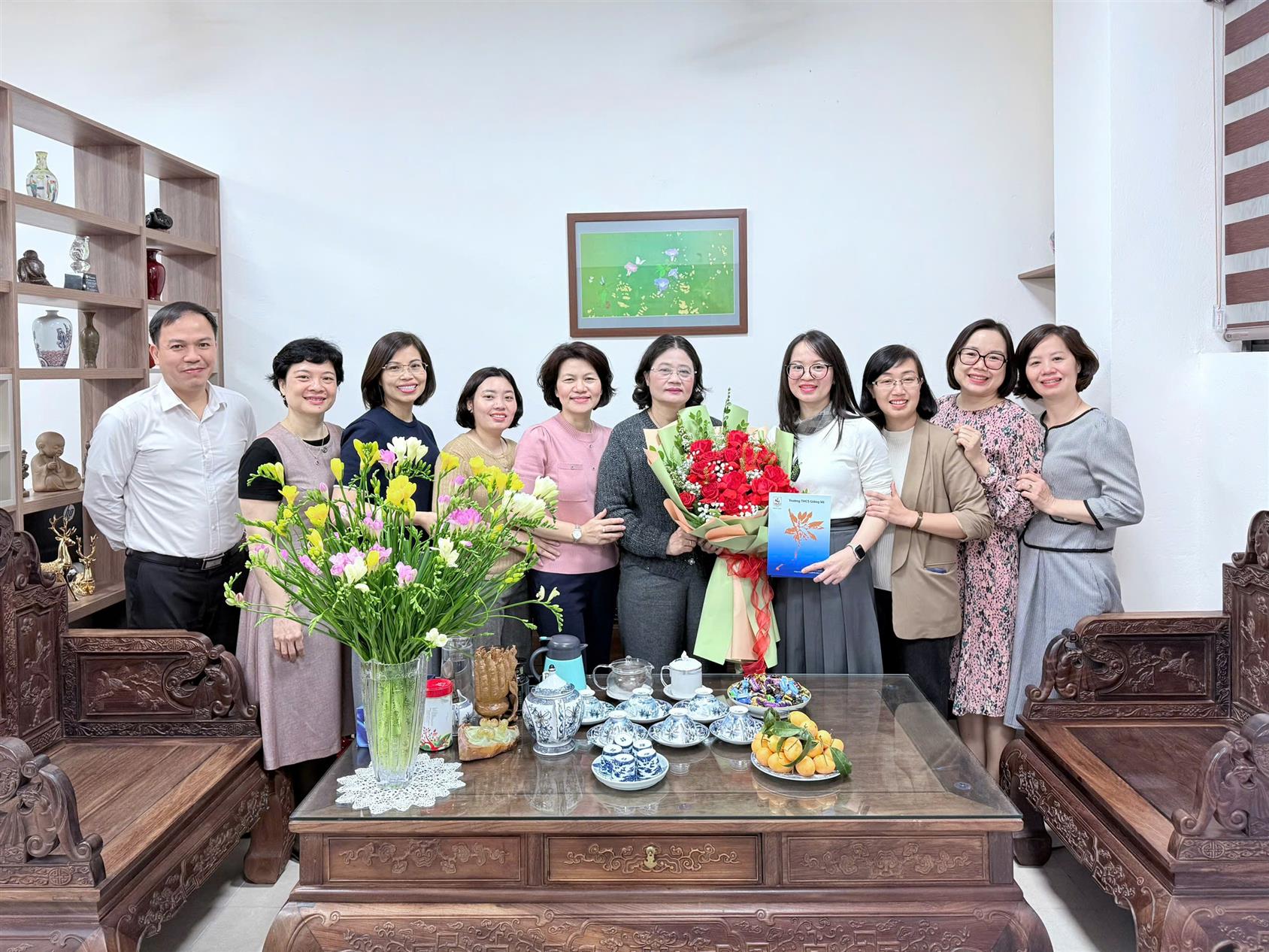 Tri ân đội ngũ y tế trường THCS Giảng Võ nhân ngày Thầy thuốc Việt Nam 27/2