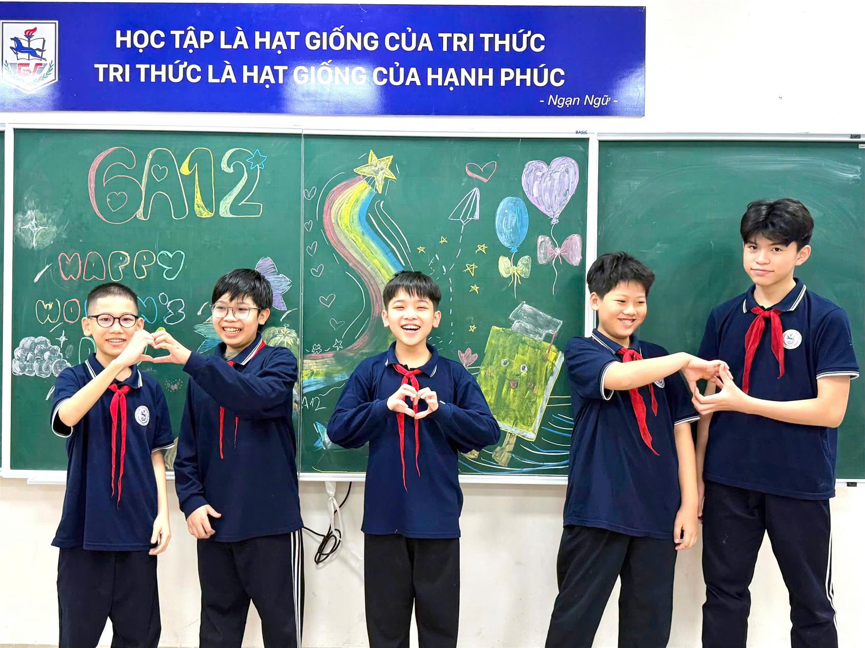 Món quà nhỏ bé – Tình cảm đong đầy trong ngày 8/3 tại THCS Giảng Võ