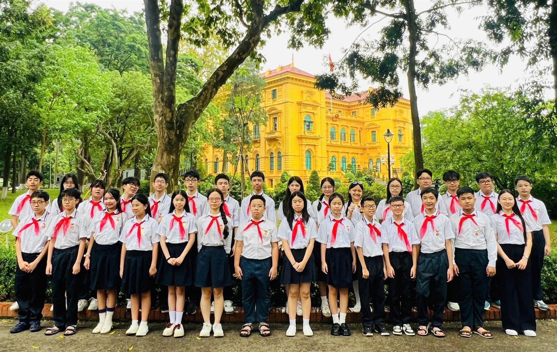 THCS Giảng Võ – một trong ba đại diện THCS Thủ đô tại Lễ báo công dâng Bác