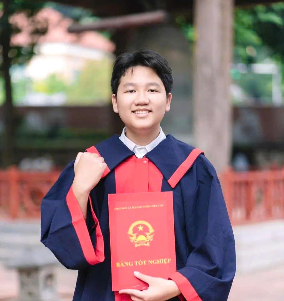 Những gương mặt rạng rỡ của học sinh trường THCS Giảng Võ trong kì thi vào lớp 10 THPT