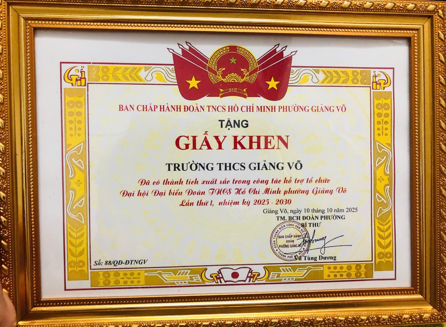 C:\Users\dell\Desktop\giấy khen.jpg