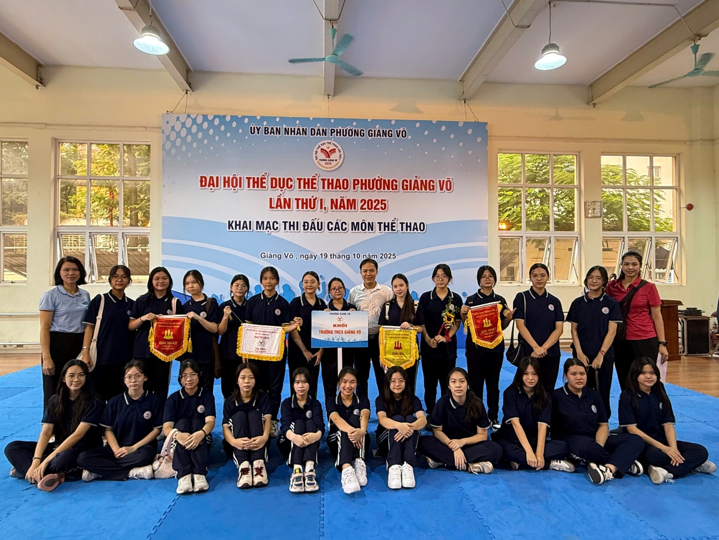 C:\Users\dell\Downloads\Đoàn trường Giảng Võ.jpg